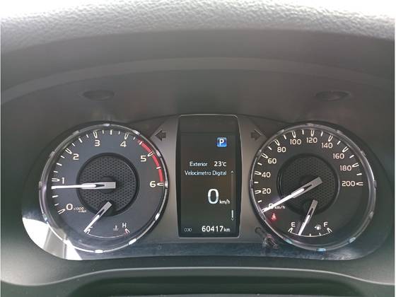 TOYOTA HILUX 2.8 D-4D TURBO DIESEL CD SRX 4X4 AUTOMÁTICO TOYOTA HILUX 2.8 D-4D TURBO DIESEL CD SRX 4X4 AUTOMÁTICO